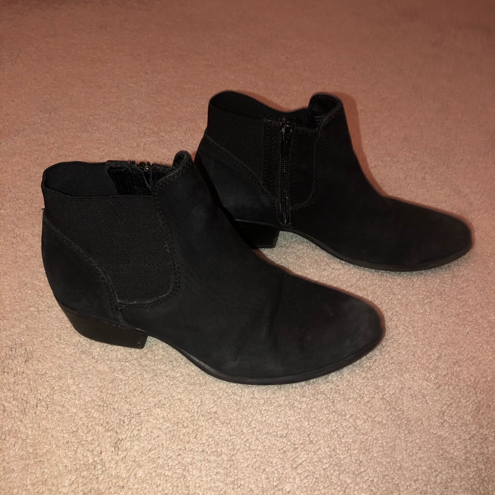 Steve Madden short black booties